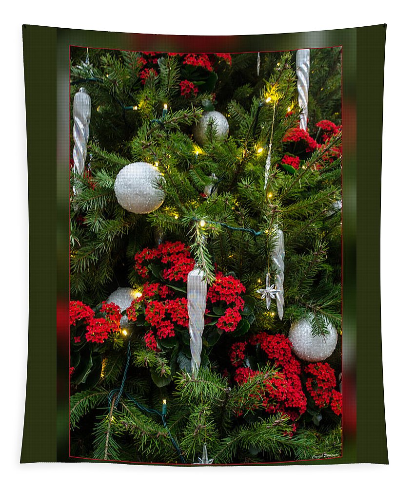 crystalwightman's tweet photo. When you bring out your #christmasdecorations don't forget this beauty. #christmastree tapestry. Save 25% today at https://t.co/vKuA0Rrxwf #wallart #christmascolors #redandgreen #gifts #interiordesign #designer #HolidaySeason #holidays https://t.co/4kAEnrUq3V