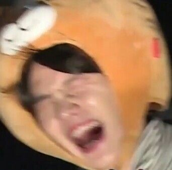 daefran_'s tweet image. literal estoy asi