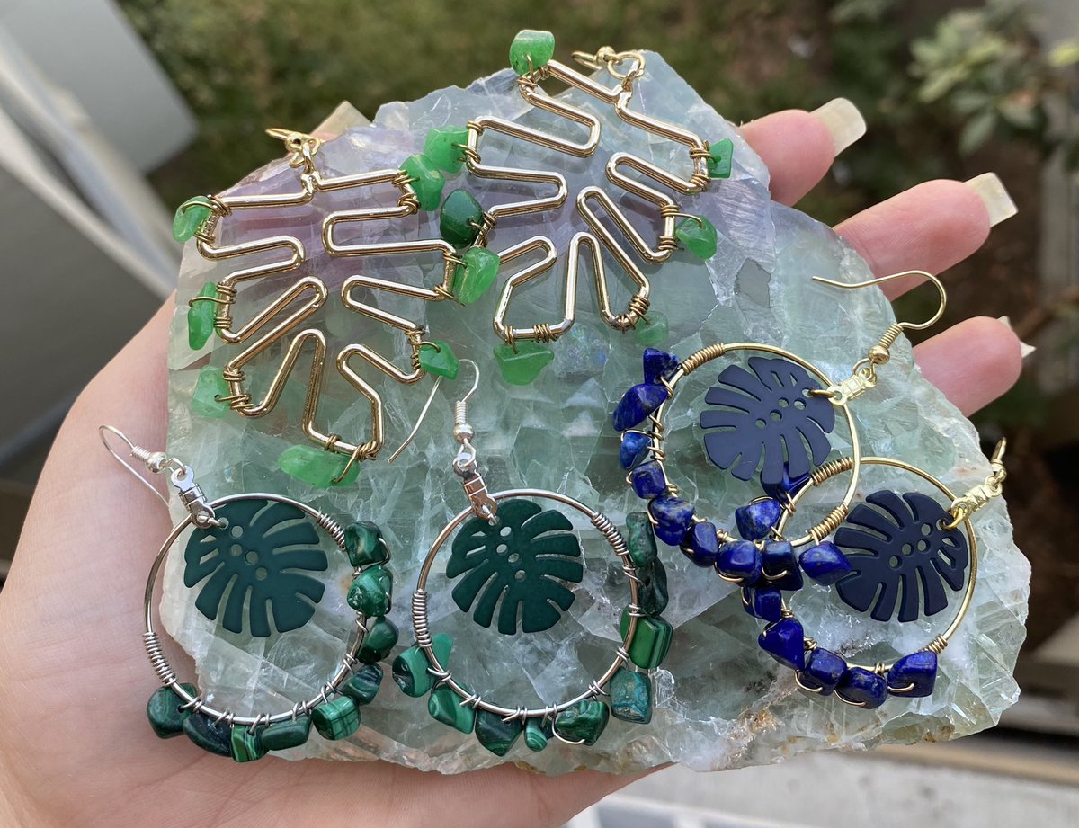 Shellsbymelco's tweet photo. black friday sale!!!! 💜 
my whole shop is 20% off through sunday!! My update will be at 3 pm PST today as well!!!! 🥰  Set your alarms!! ✨ https://t.co/8a9kdPPu1u