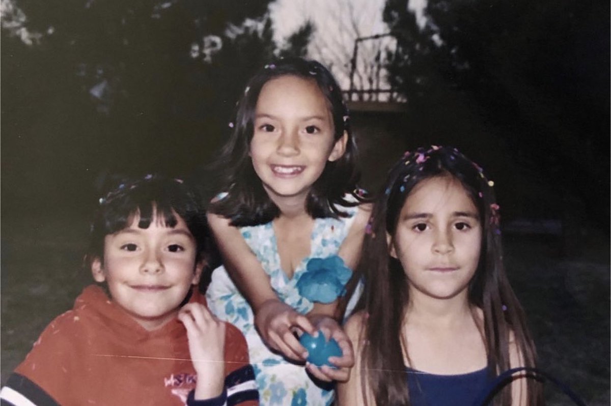iNataliee_'s tweet photo. There are no goodbyes for us, wherever you are, you will always be in our hearts. Though miles might separate us, the love is always the same. @_alyssaleanne @BriannaNicolasa 🦋💚🌻 https://t.co/SV6ZJsnOa7