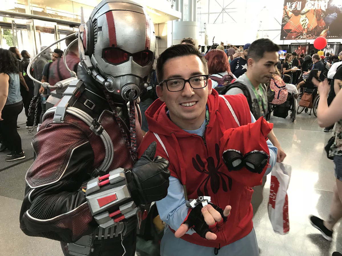 CasualCosplayin's tweet photo. #FlashbackFriday to my first ever cosplay....Man, I miss @NY_Comic_Con! #nycc17 https://t.co/ugQEjuQLCf