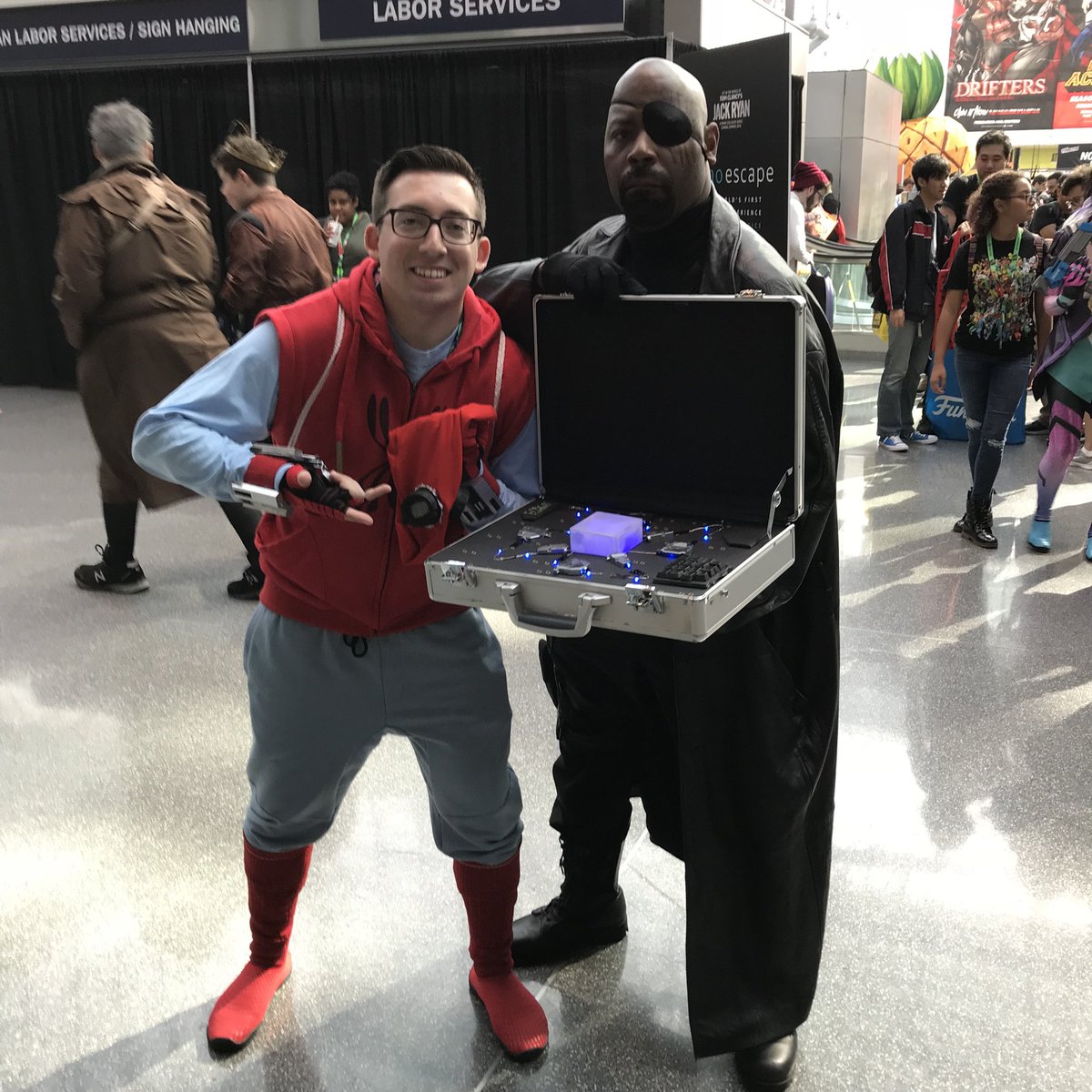 CasualCosplayin's tweet photo. #FlashbackFriday to my first ever cosplay....Man, I miss @NY_Comic_Con! #nycc17 https://t.co/ugQEjuQLCf