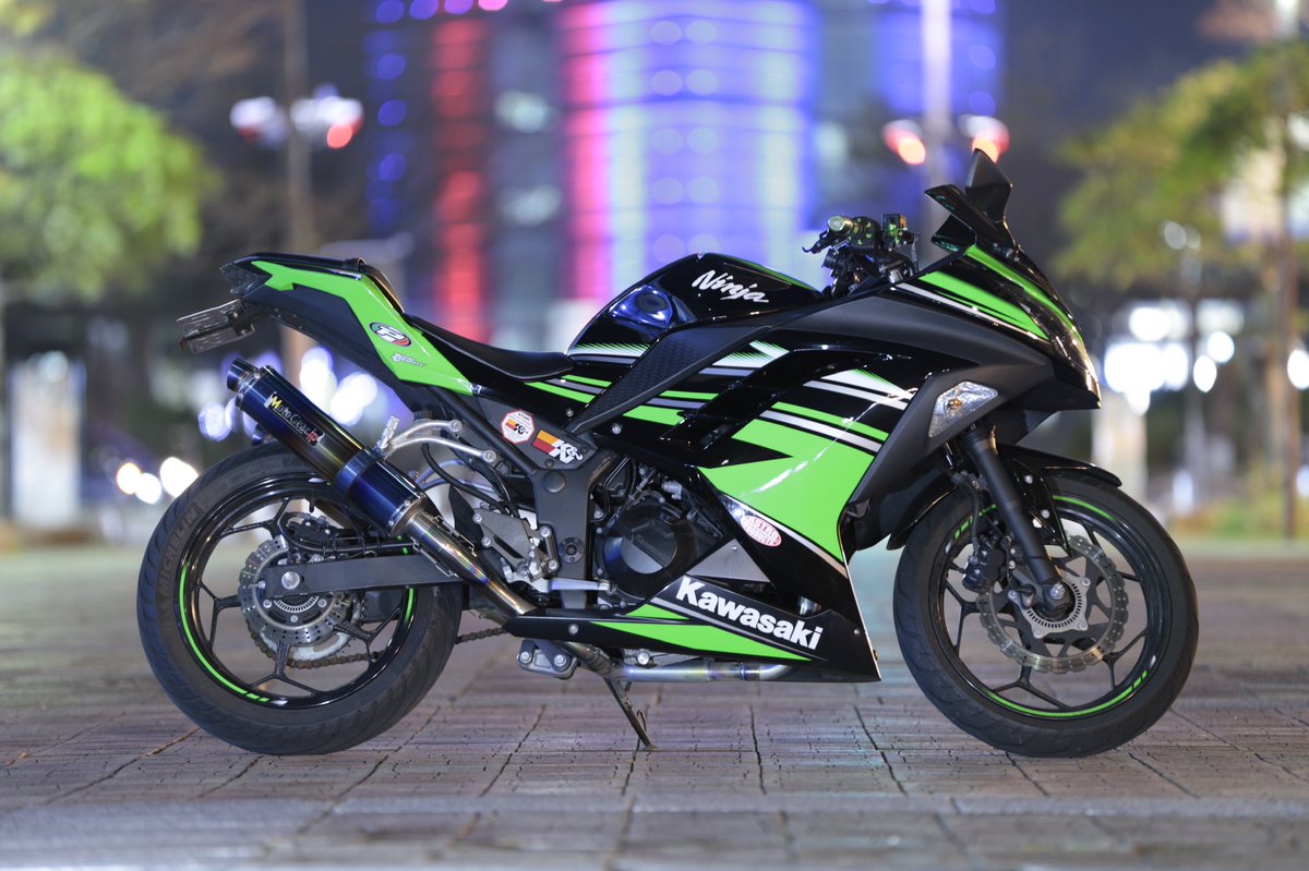 #一眼レフ#zrx400#ninja250
福岡タワーにいた人ありがとうございます😊