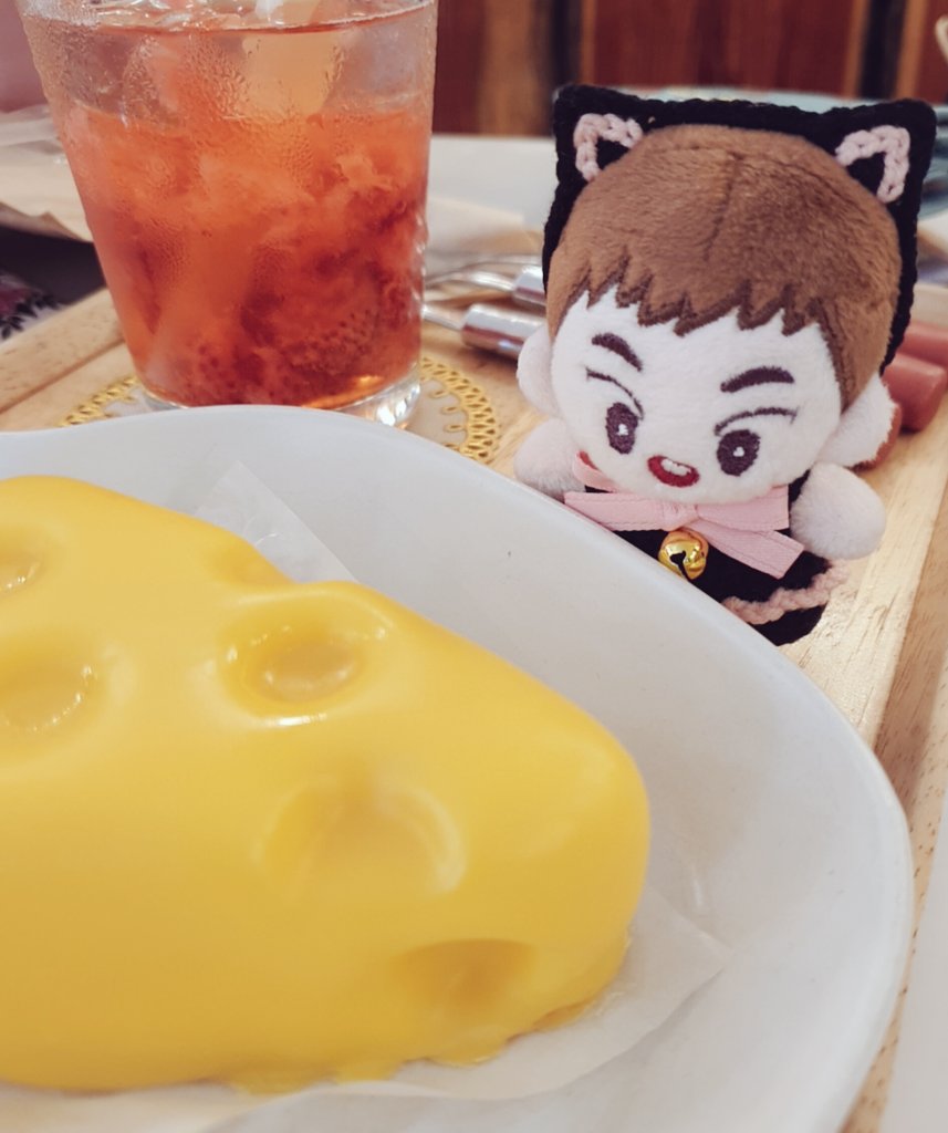 XX0326XXMM's tweet photo. 아가 밍돌이도 먹겠다구 념념
근데 이 치케는 매우 별로였음 ㅜ https://t.co/BqL7ALCTXP