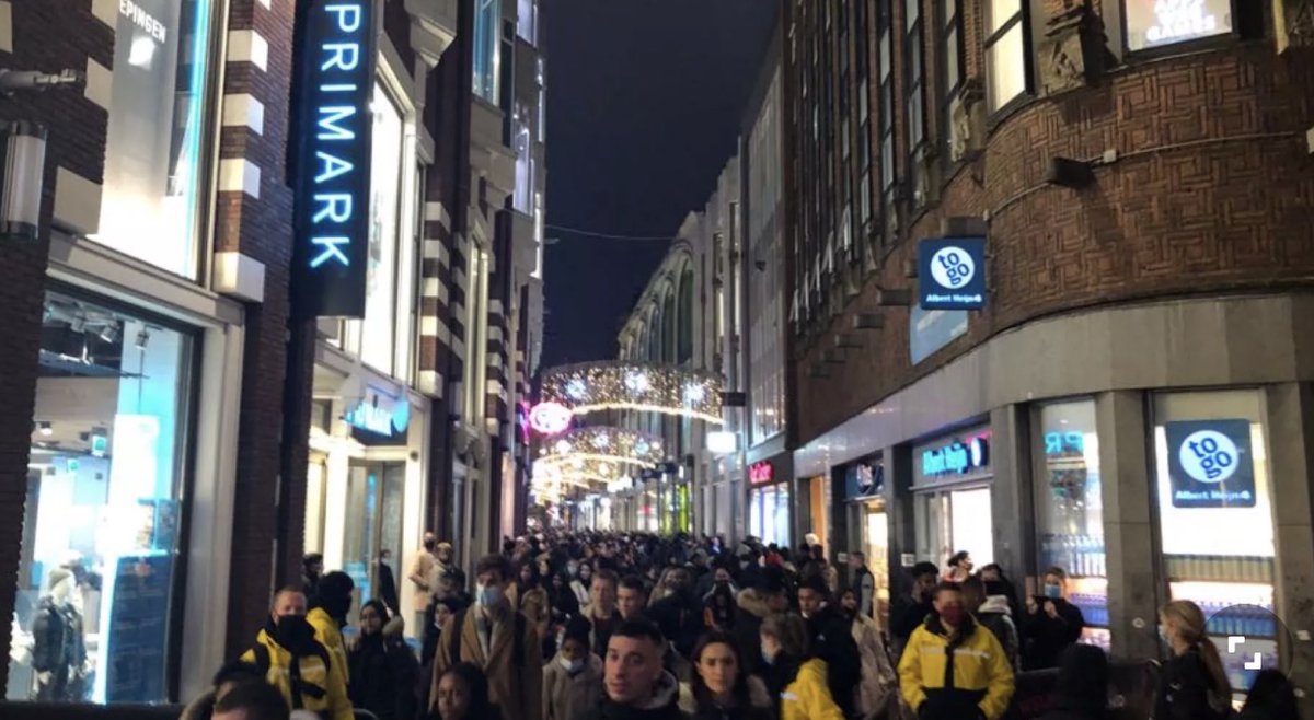 Volgens mij kan <a href="/youpvanthek/">youp</a> die oudejaarsconference gewoon in de Kalverstraat doen