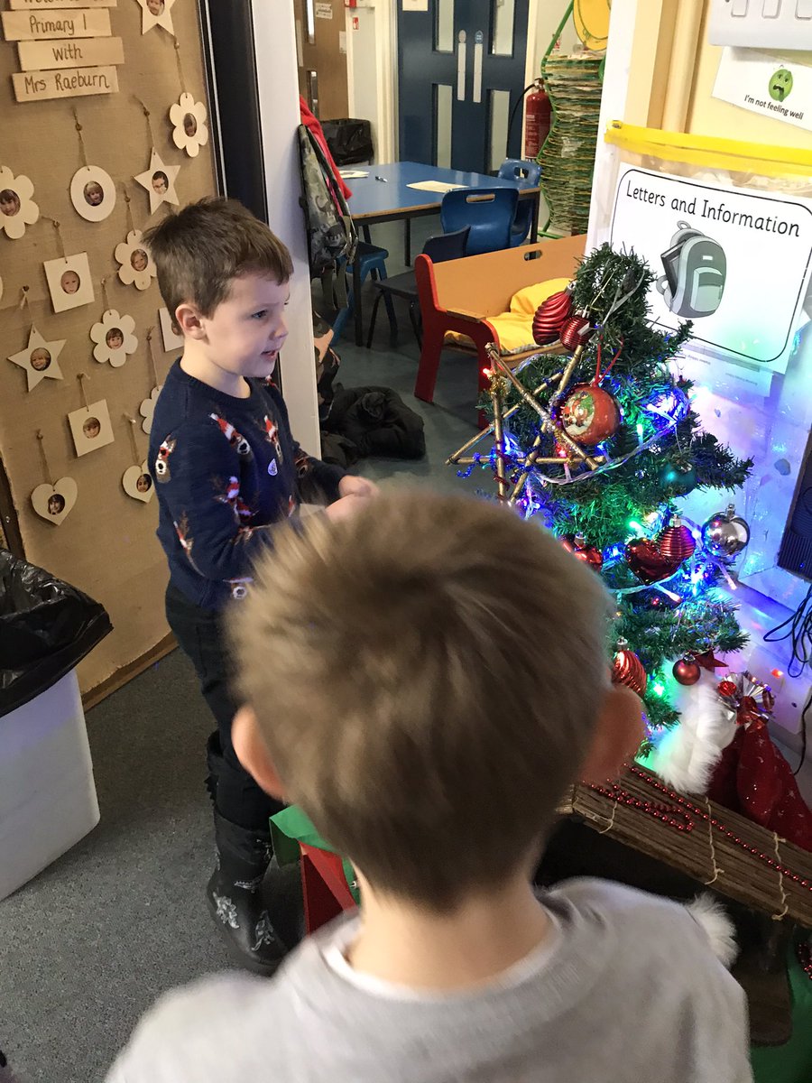 RaeburnMrs's tweet photo. Christmas has arrived in Primary 1! @wlriverside_ps #remarkableriverside #Christmas https://t.co/JjYHhJhM6v