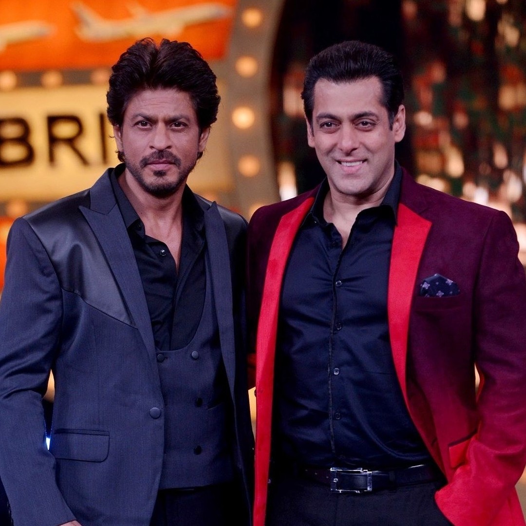 9XJalwa's tweet photo. How many of you want to see this dumdaar jodi back together on the big screen?
#ShahRukhKhan #Salmaniacs #SalmanKhan #srk #srk55 #srkians https://t.co/CNah7Twf4A