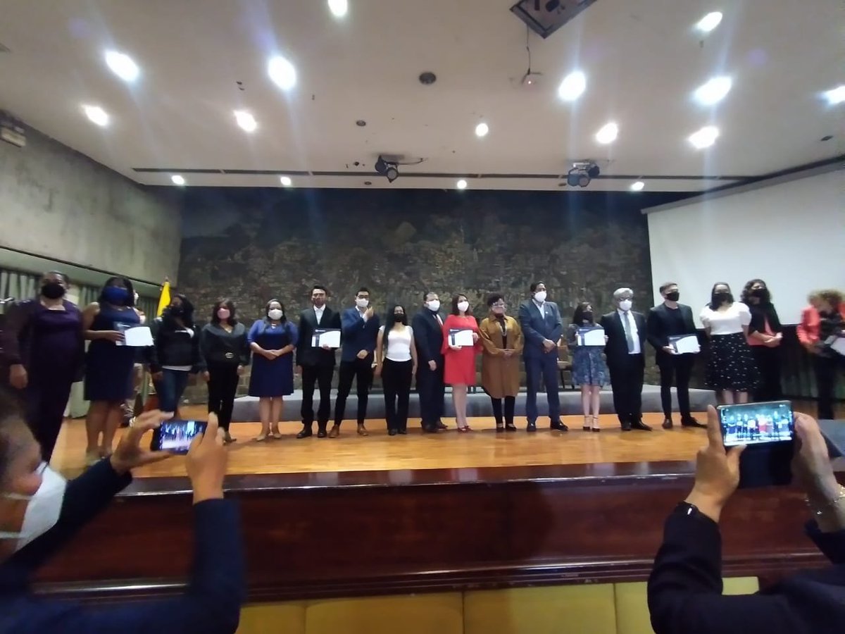 “Reconocimiento Quito Sostenible e Inclusivo 2020” muy hemosionados vivimos este gran evento que nos llena de esperanza y reafirma nuestro compromiso para salir adelante en estos tiempos difíciles <a href="/RSQuito/">ConsejoRSQuito</a> <a href="/MunicipioQuito/">Municipio de Quito</a> <a href="/GisselaChalaUIO/">Gissela Chalá Reinoso</a> <a href="/LuisaMaldonadoM/">Luisa Maldonado</a>