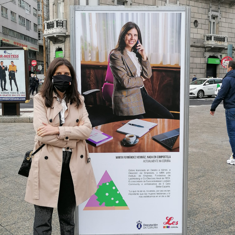 Lesnetworking's tweet photo. La asociación #LesCoruña ha inaugurado la exposición "La Red Visible".
Figuras emblemáticas de la cultura, deporte, educación, política, negocios, gastronomía, hostelería y artesanía, son protagonistas de la expo en la que participa Marta Fdez. Heraiz, fundadora de #LesWorking https://t.co/k11wnbj3nx