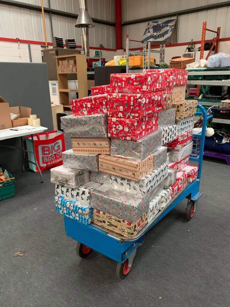 hull4heroes's tweet photo. Here’s the last batch of Xmas parcels on the way to the @2_SCOTS Regiment out  in Afghanistan
450 in all 

Massive thanks to everybody who has donated items for &amp; to all of our volunteer packers for getting these wrapped and out the door so quickly

#strongertogether #StaySafe https://t.co/5iSsIArMlt