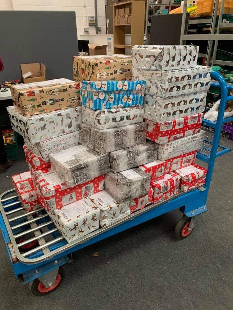 hull4heroes's tweet photo. Here’s the last batch of Xmas parcels on the way to the @2_SCOTS Regiment out  in Afghanistan
450 in all 

Massive thanks to everybody who has donated items for &amp; to all of our volunteer packers for getting these wrapped and out the door so quickly

#strongertogether #StaySafe https://t.co/5iSsIArMlt
