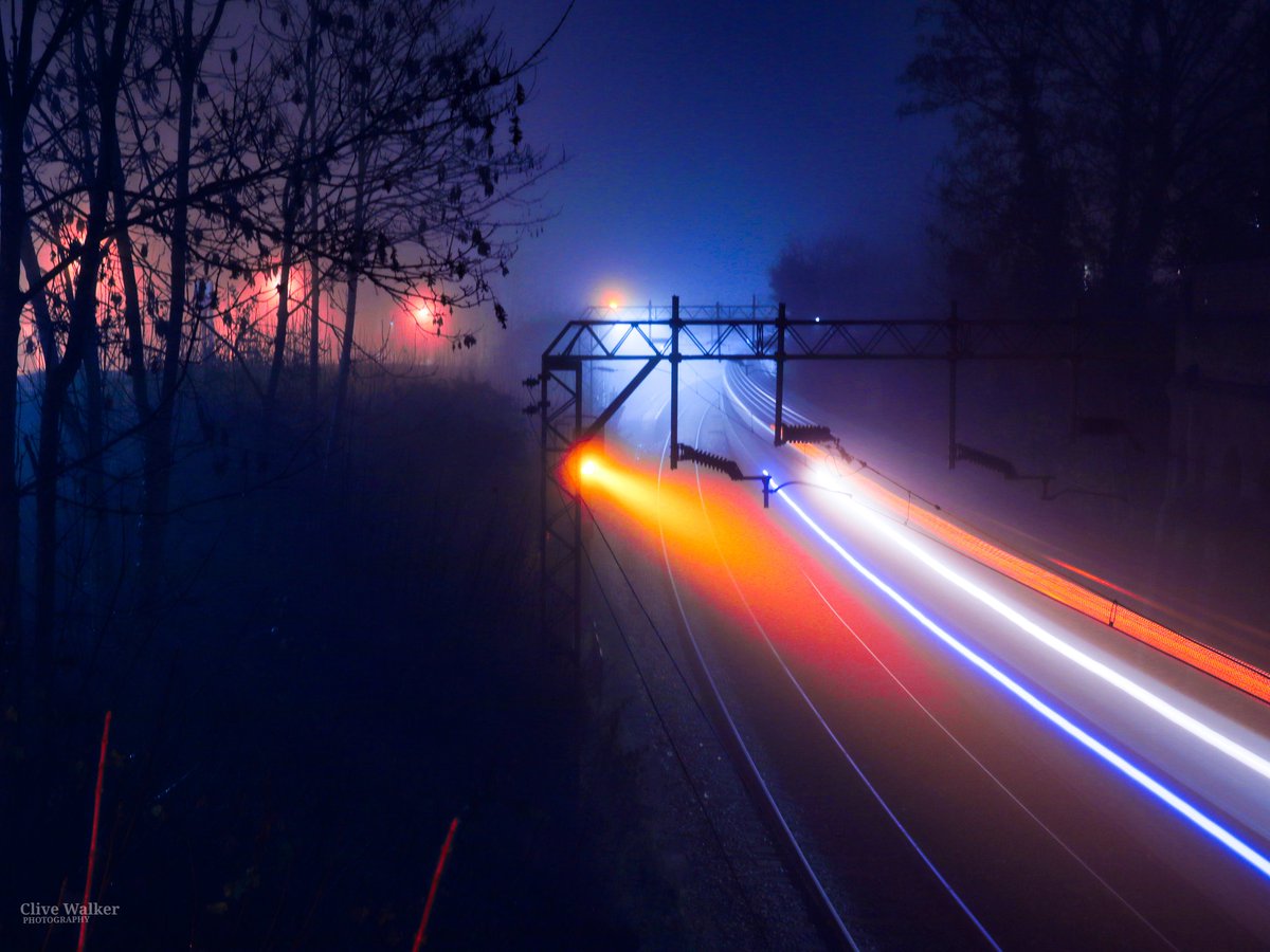 SnapsWalkers's tweet photo. It was cold &amp; foggy,  the last trains were lumbering back to London; empty, Covid19 style.
 #greaterangliatrains #cinematicphotography #cinematic #fogessentials #nightphotography #nightimages  #walkerssnaps #serialshooters  #createexplore #aov #thestreetprOject #lightbeamz #AOV https://t.co/zb4BFoGeHn