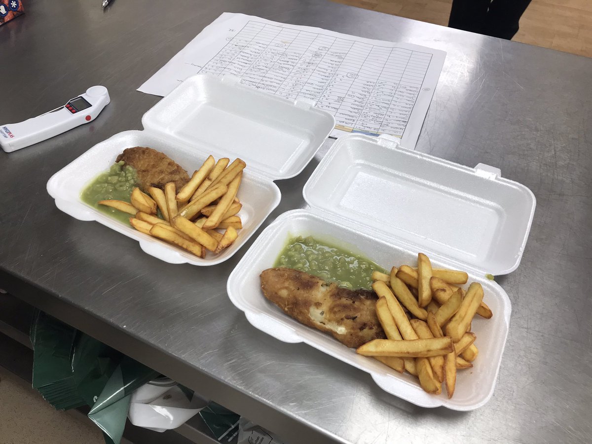 ParishBold's tweet photo. Well it wouldn’t be a Friday without 🐟 and 🍟 and thats exactly what ‘The Clock Rec’ provided tonight. This week they have also cooked and delivered 152 meals to our communities most vulnerable 👏@debbyzebra @RoyRich74832695 @kaylz_f_89 @sthelenscouncil https://t.co/iMRQBO3KFe