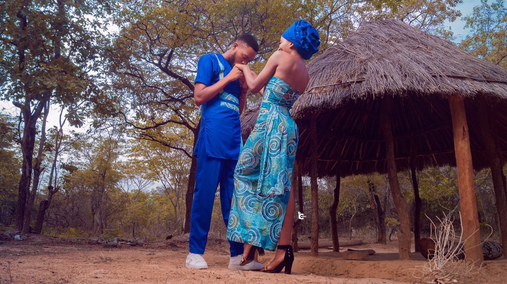 LuwiFashions's tweet image. At Luwi Fashions We make your traditional Love story look beautiful ❤️

PC: Icreate media 🎥 📸