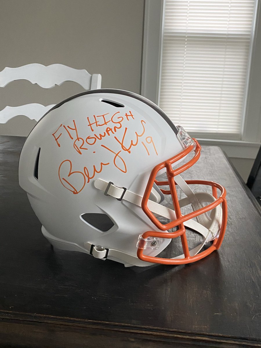 Rowans_Park's tweet photo. Special S/O to @bakermayfield @emilywmayfield6  for shouting out Rowan. Also @BernieKosarQB for signing a helmet for Rowan. Rowan was a huge @Browns fan. Let’s get this park built #RememberingRowan https://t.co/GclyJGhhf9