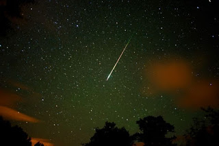 Ok, so this is where the "sticks" from Serbian name for Orion "Baba's (grandmother's) sticks" comes from...Orionid meteors do look like bright sticks...