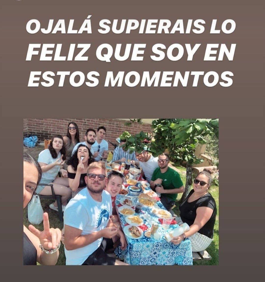 juliapeinado98's tweet photo. A mis niñes de Alfacar tb los amo https://t.co/kF1b9WPdei