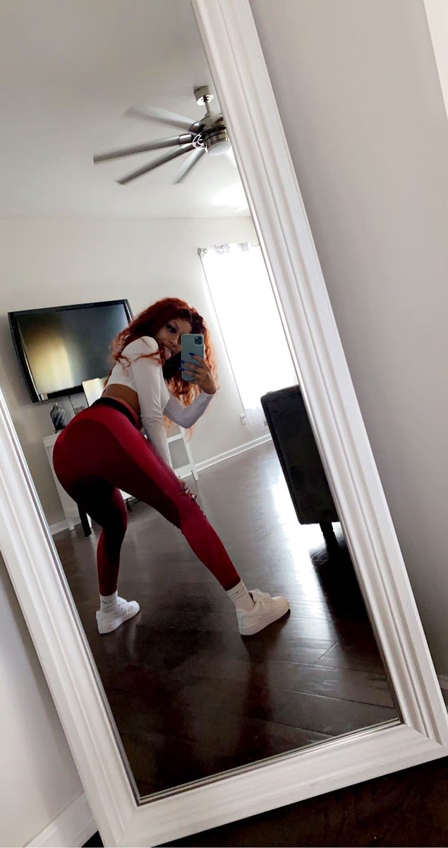 simplymekrissy's tweet photo. hey Twitter 👋🏽🤪 https://t.co/BAILsKfqRa