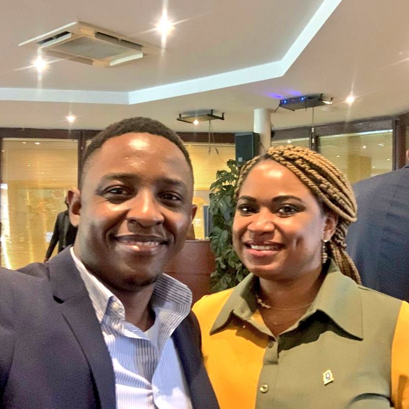 SORAZIZ's tweet photo. My #NewGenerationLeader of November: Yann Sukakumu, Head of Operations chez @BBOXX_RDC. Il assure aux ménages un accès facile à l'énergie solaire et au gaz en utilisant des méthodes de distribution révolutionnaires et un réseaux virtuels pour la gestion des clients/stocks. 👏🏾👏🏾👏🏾 https://t.co/j9heZ0HpTT