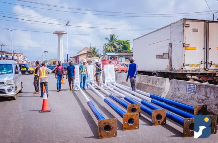 YahayaSaniA's tweet photo. Governor @Hope_Uzodimma1 of Owerri City joins the league of cities with well lighted road networks by @bluecamelenergy 4yrs warranty products. Roads For a start are Oparanozie rd, Douglas rd, Relief Market rd & Wethedral rd
📸 : @SamuelUbile
#bluecamelenergy
#RenewableEnergy https://t.co/1iOX55JDLU