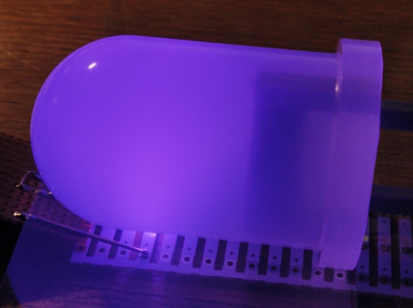 PartFusion's tweet image. I tried shining the two colours in to another #GiantLED. The violet is much brighter in person. It also gives off a lot more UV, which my camera can't pick up.