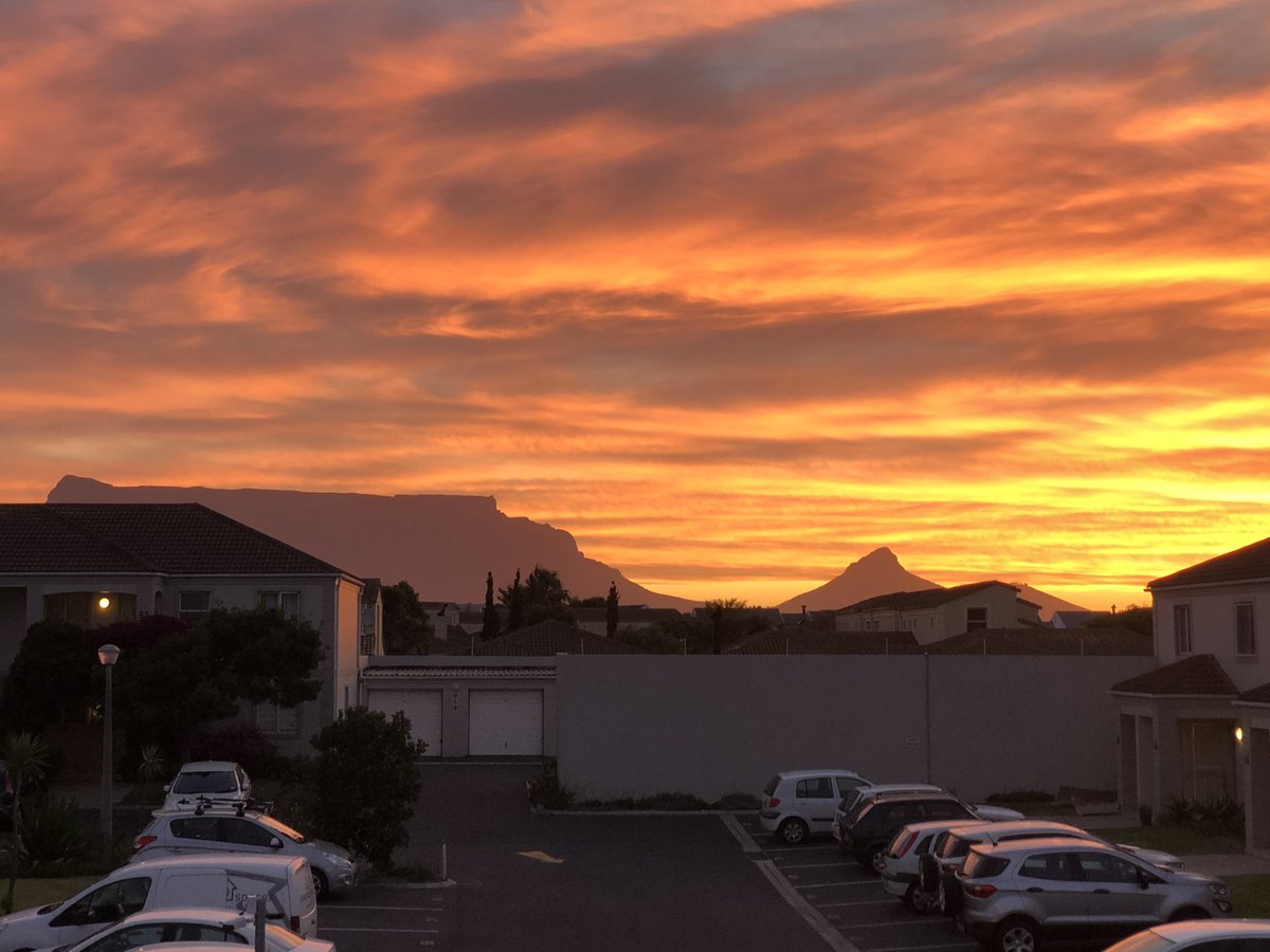 This sunset though! 🔥🔥🔥 #nofilter #capetown