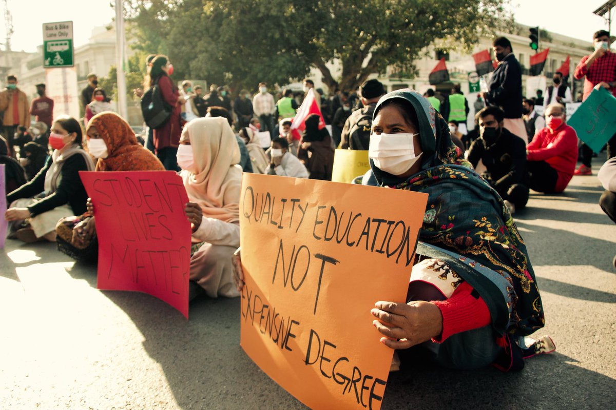FrontStudents's tweet photo. #Lahore
#StudentsSolidarityMarch2020
#StudentsUnionRestorationMarch
#StudentsLivesMatter
#NoToFIR
#ReleaseAmmarAliJan
8/9 https://t.co/Ei0iH1egSg