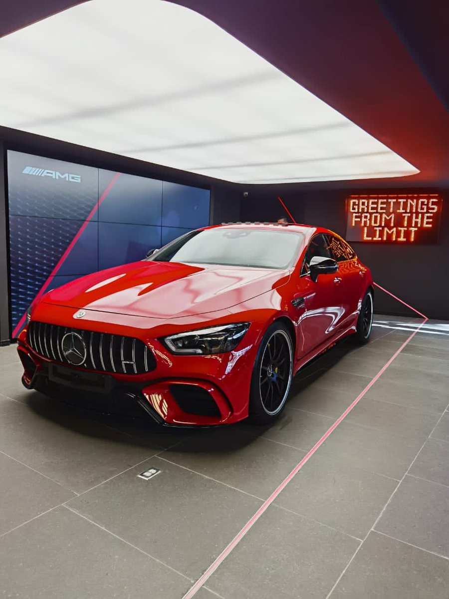 hablamosautos's tweet photo. Hoy se reinaugura @MercedesBenzMx Masaryk en la zona de Polanco de CDMX. Todos los juguetes están presentes. Tanto deportivos, súper lujo como es carismático Clase G Alebrije. https://t.co/61FlVh5LBQ