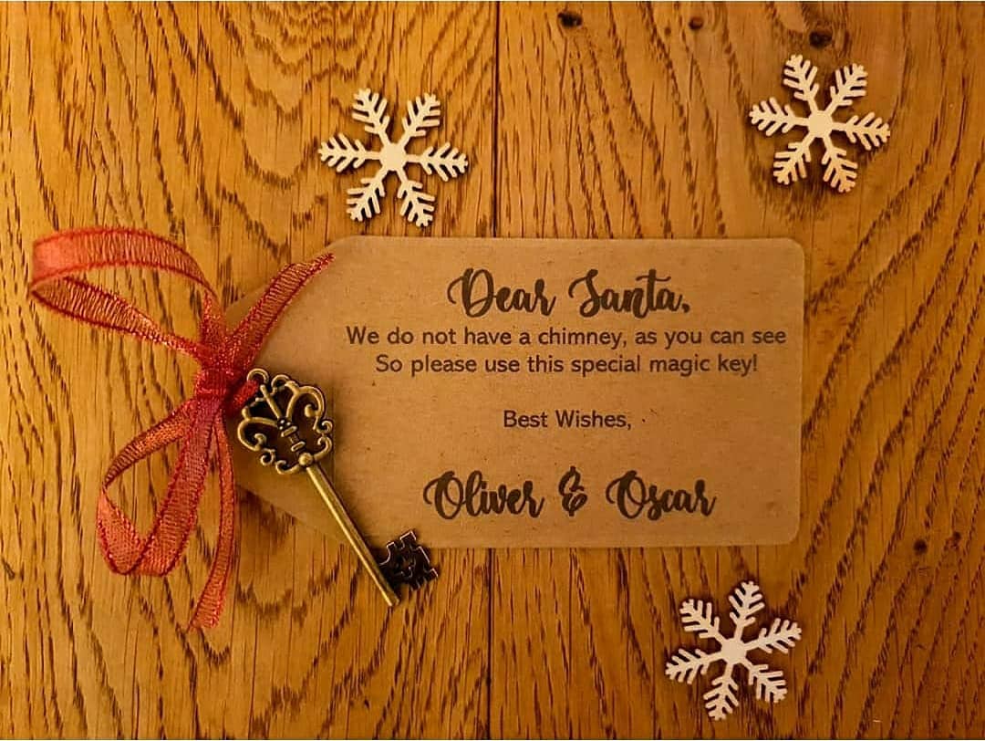 ⭐🗝 No chimney?! No problem! Make sure that Santa can deliver all those presents by leaving him this special magic key alongside his mince pie!

A perfect addition to your Christmas eve box. 

etsy.com/uk/listing/903…
