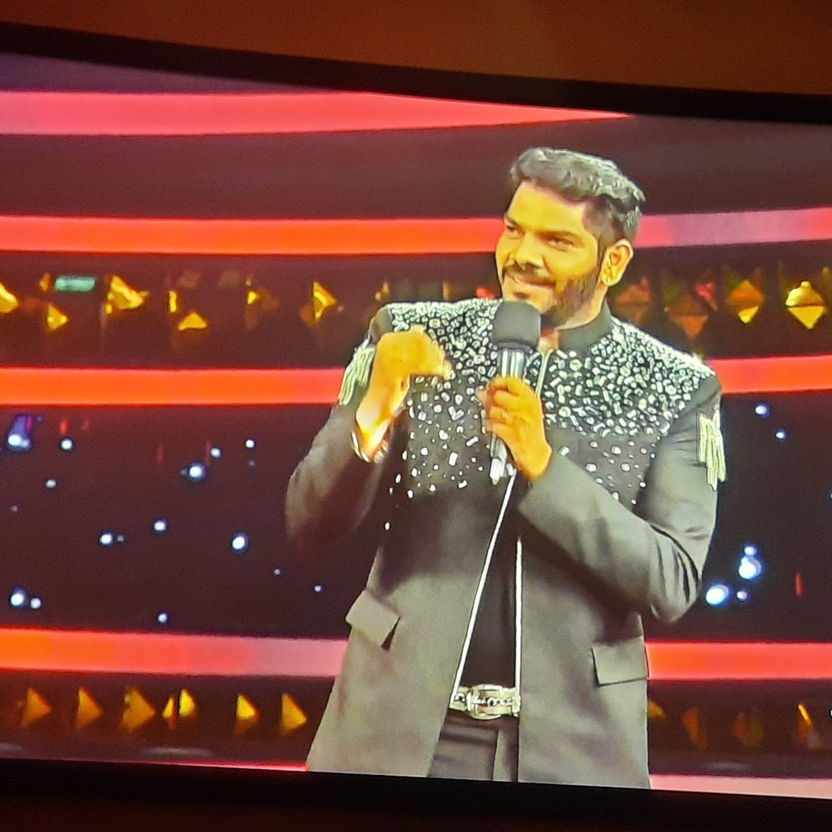 MaryGra43623689's tweet photo. #HBDGangstarNoel #NoelSean #BiggBoss4 #BiggBoss4Telugu #BiggBossTelugu4 https://t.co/7SuDUSXkbp