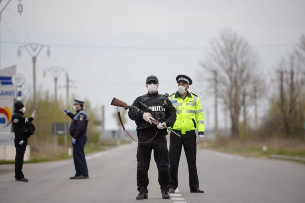 Oraşul Cernavodă şi două comune din județul Constanța vor intra în carantină de sâmbătă seară https://t.co/MpTEiehlpq #news #stiri #romania https://t.co/4rgHMetiTP