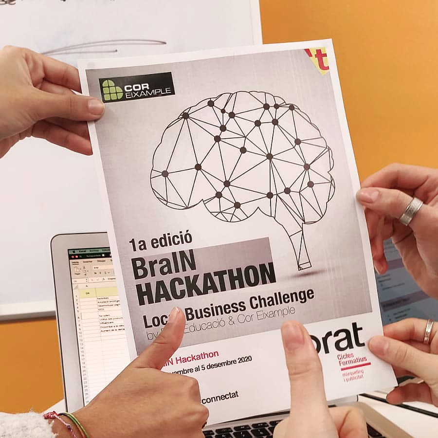 PratEducacio's tweet photo. Connectem la #FP amb el comerç de proximitat 🫂
Arrenquem amb molta il•lusió la 1a edició de la #BraInHackathon, un projecte de l'escola col•laborant amb @CorEixample per ajudar els negocis de l'Eixample afectats per la crisi 💪🏼
12 establiments, 12 reptes. Som-hi! 😉
#SomPrat https://t.co/rxdZ4FR4SF