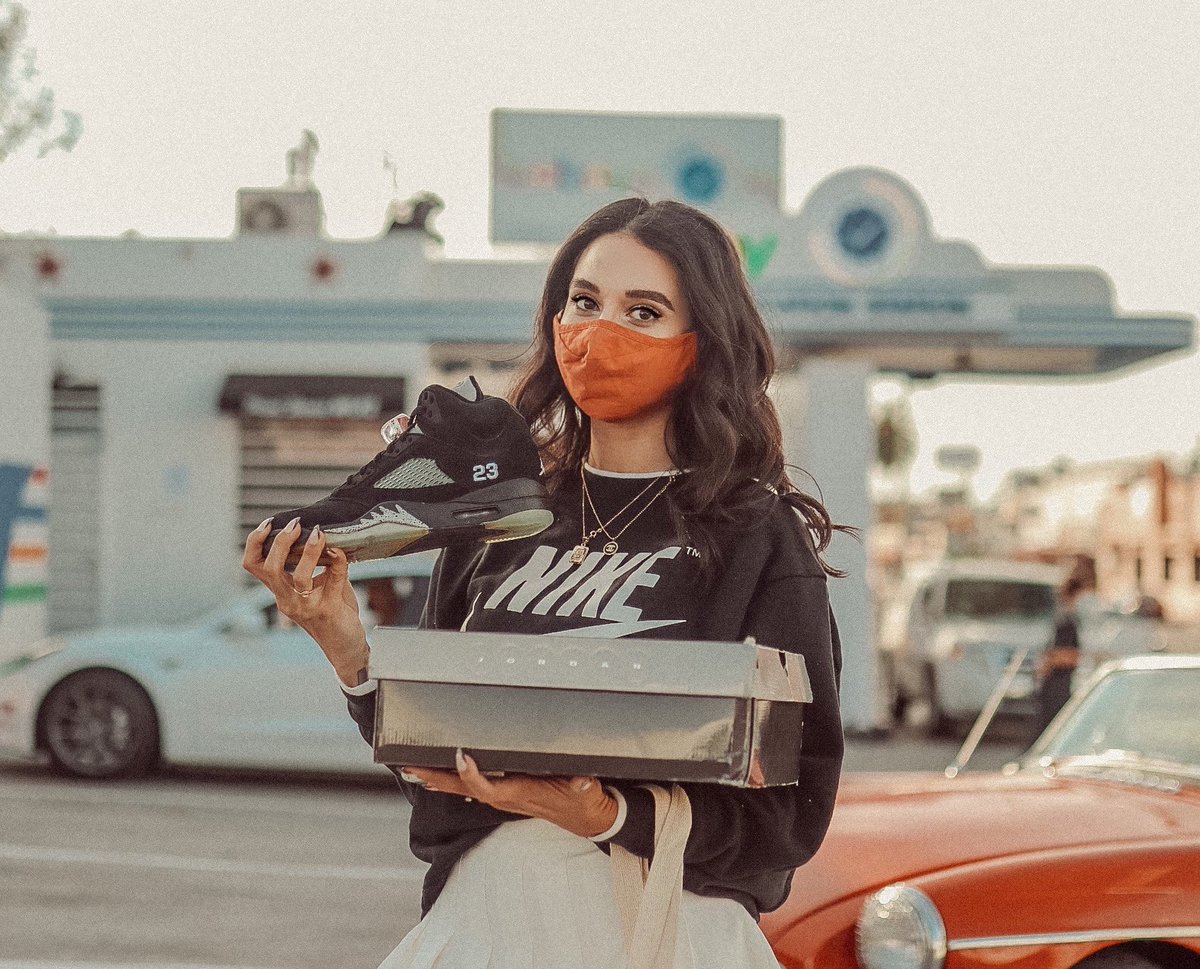 safinmotherland's tweet photo. I’m so excited to be partnering with @ebay to celebrate their new Authenticity Guarantee program! I attended a fun drive-thru event where attendees could get their sneakers, watches and trading cards evaluated #ebaypartner #ebayauthentic https://t.co/eTeulu94nc https://t.co/iQEPeVjWBi