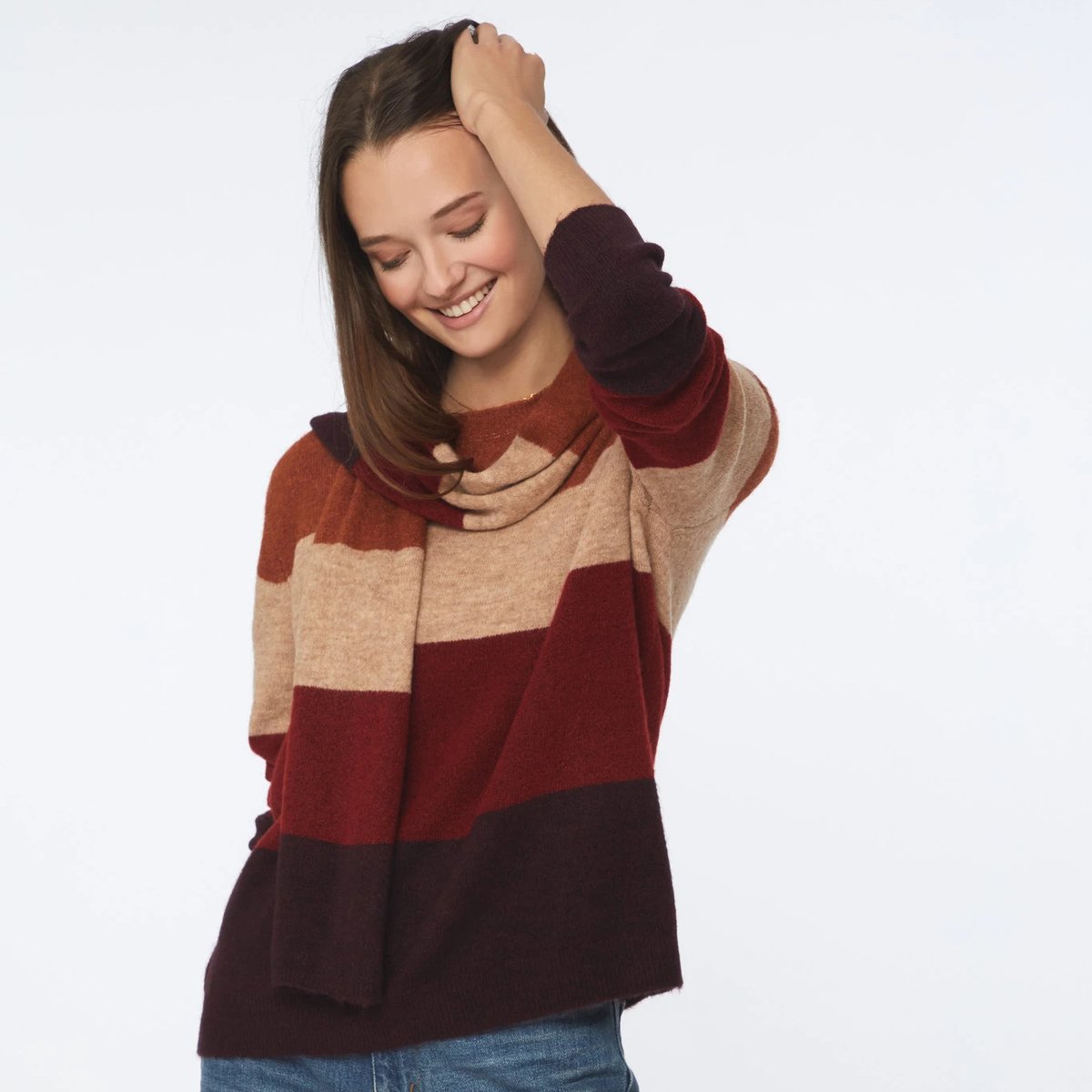 Our Russet Combo Paulette Sweater is like your boyfriend’s, but better. This striped #crewneck #sweater in a range of red hues is all about the cozy vibes. On sale now for #BlackFriday. Get 50% off our entire collection with promo code FRIDAY50. beachlunchlounge.com/collections/ne…