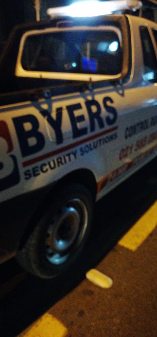 brettherron's tweet photo. Dear Dan Plato, why is a private security co, Byers Security, trying to stop @ForGoodZA from putting up by-election posters in Albert Rd, Salt River? Under whose instructions? Why do you have a private security co interfering unlawfully in a democratic process? @CityofCT @Our_DA https://t.co/PyYdoAvuwh