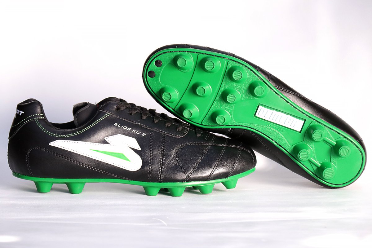 OlmecaSport's tweet photo. ZAPATOS DE FUTBOL MODELO ELIOS TIERRA EN PIEL
WhatsApp 3521010309 https://t.co/2lePeqdSnR