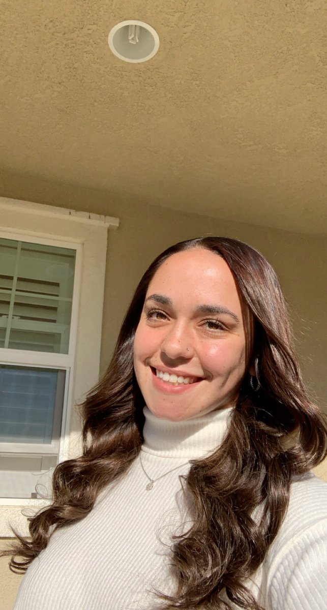 _savannaholivia's tweet photo. the same but different, happy late turkey day🥰 https://t.co/4TiXPyGcVi