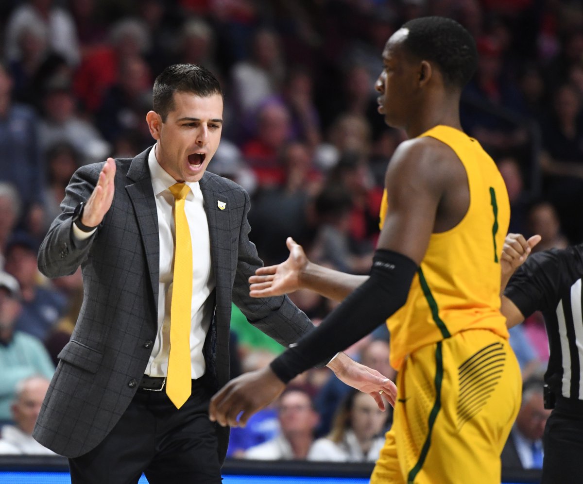 The San Francisco Dons pull off the upset over No. 4 Virginia 61-60. It's San Francisco's first win vs Top-5 opponent since 1981 and Virginia's first loss to a WCC opponent since 2005 (L, Gonzaga 80-69)