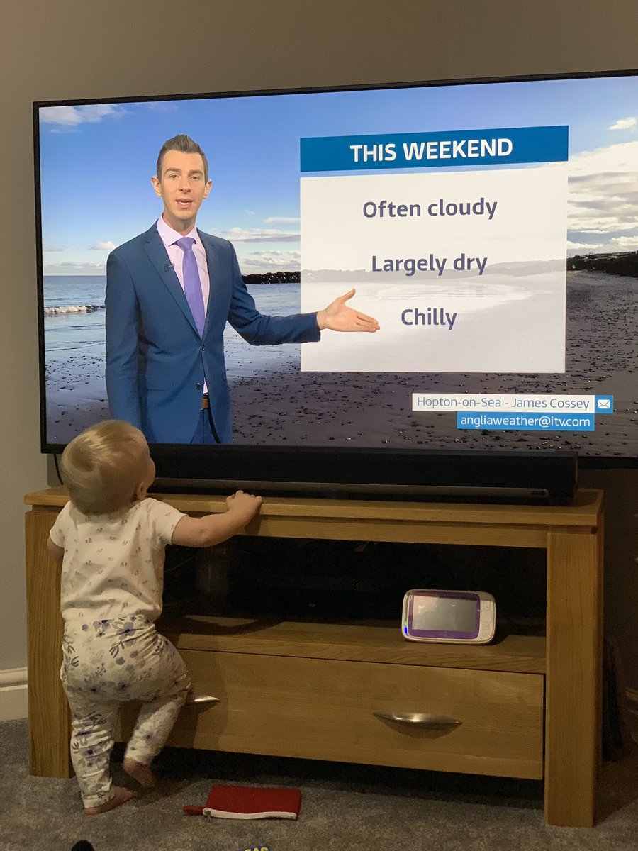 Seward408's tweet photo. @itvanglia Our 10 month old daughter, Freya, loves watching the weather with @ChrisPage90. #futureweatherperson https://t.co/RrhMtf7Xr9
