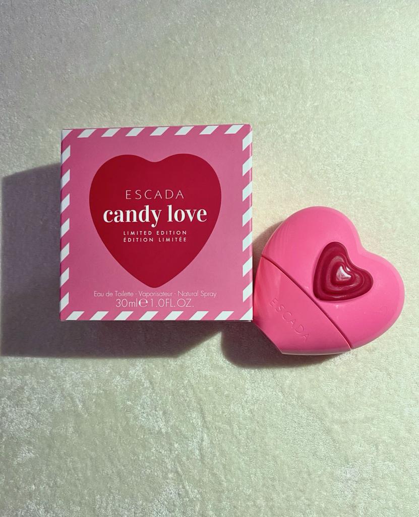 Jeel_TV's tweet photo. J’ai reçu un parfum CadyLove par #Escadafragrances qui sent trop bon ! Je vous en parle lundi 30/11 avec une petite surprise en lien avec Animal Crossing New Horizon ! 🎡🍬 
#Escadacandylove
#Welcometocandyland
#ACNH https://t.co/zs7VIsS15u