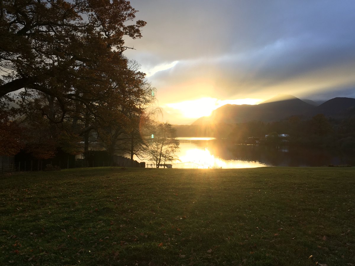 tbtlake's tweet photo. Time for another lovely sunset for #ViewoftheWeek π
Have a great weekend everyone x https://t.co/c94iPhCvcq