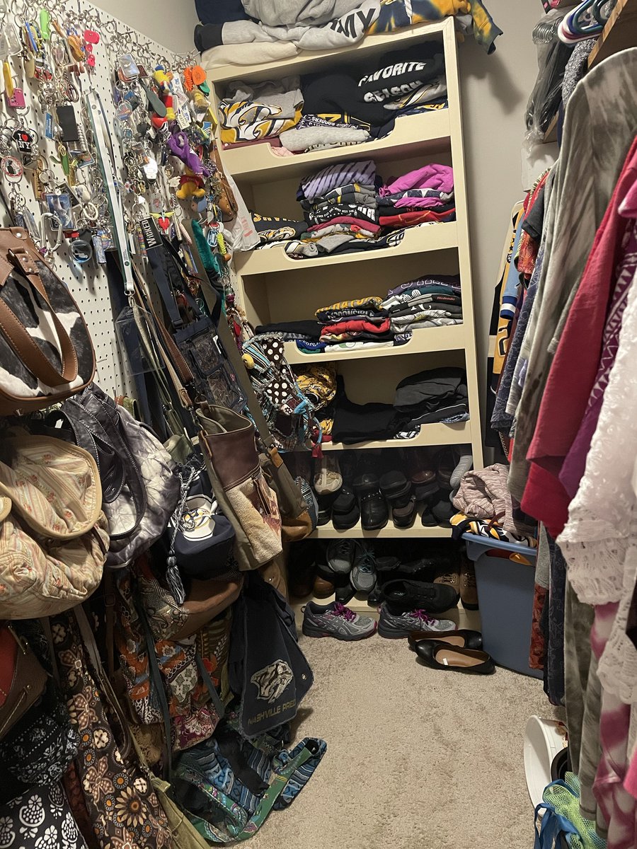 HockeyChick107's tweet photo. I may regret this... #FallCleanOut https://t.co/bTLUaPOIPO