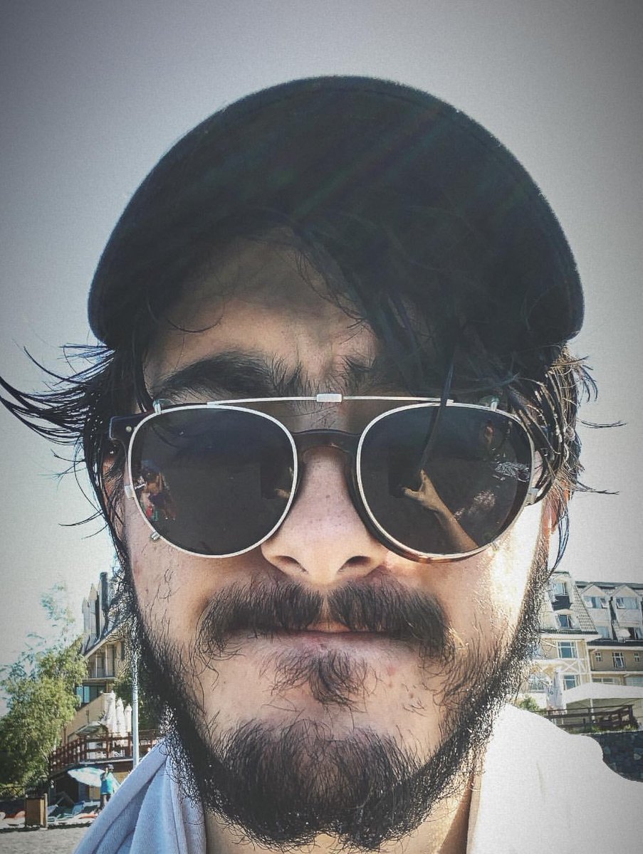 enaMORATosSF's tweet photo. Buenos días enamorat@s 😄😄 hoy es viernes de @SimonVargasM 😎😎 disfruten del finde con @MoratBanda a todo volumen 😉😉 #Moraterapia #felizviernes https://t.co/bch39V9s7a