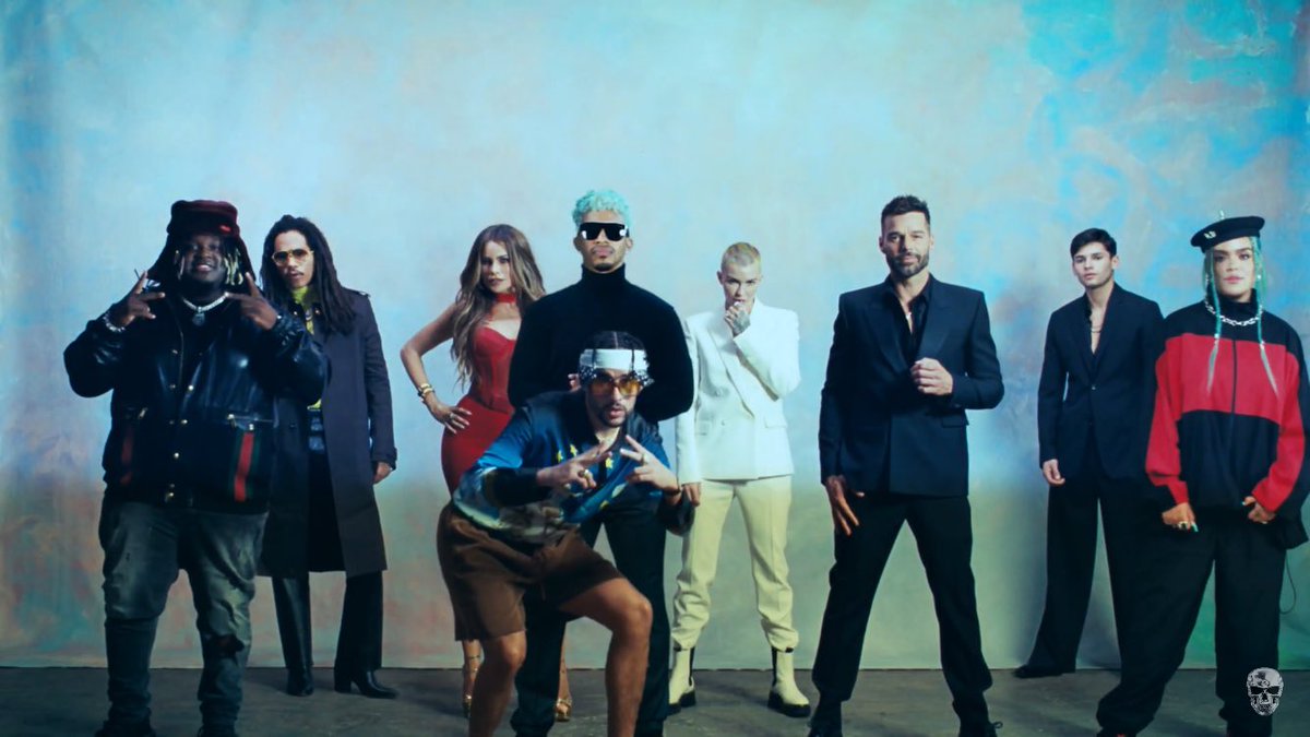 MTVLA's tweet photo. Bad Bunny lanzó el video de su nuevo sencillo, “Yo Visto Así”, con cameos de Ricky Martin, Karol G, Sofia Vergara, Ruby Rose, Sech ¡y más! 🔥 #MTVNewsLA https://t.co/bmn3tIhtw6