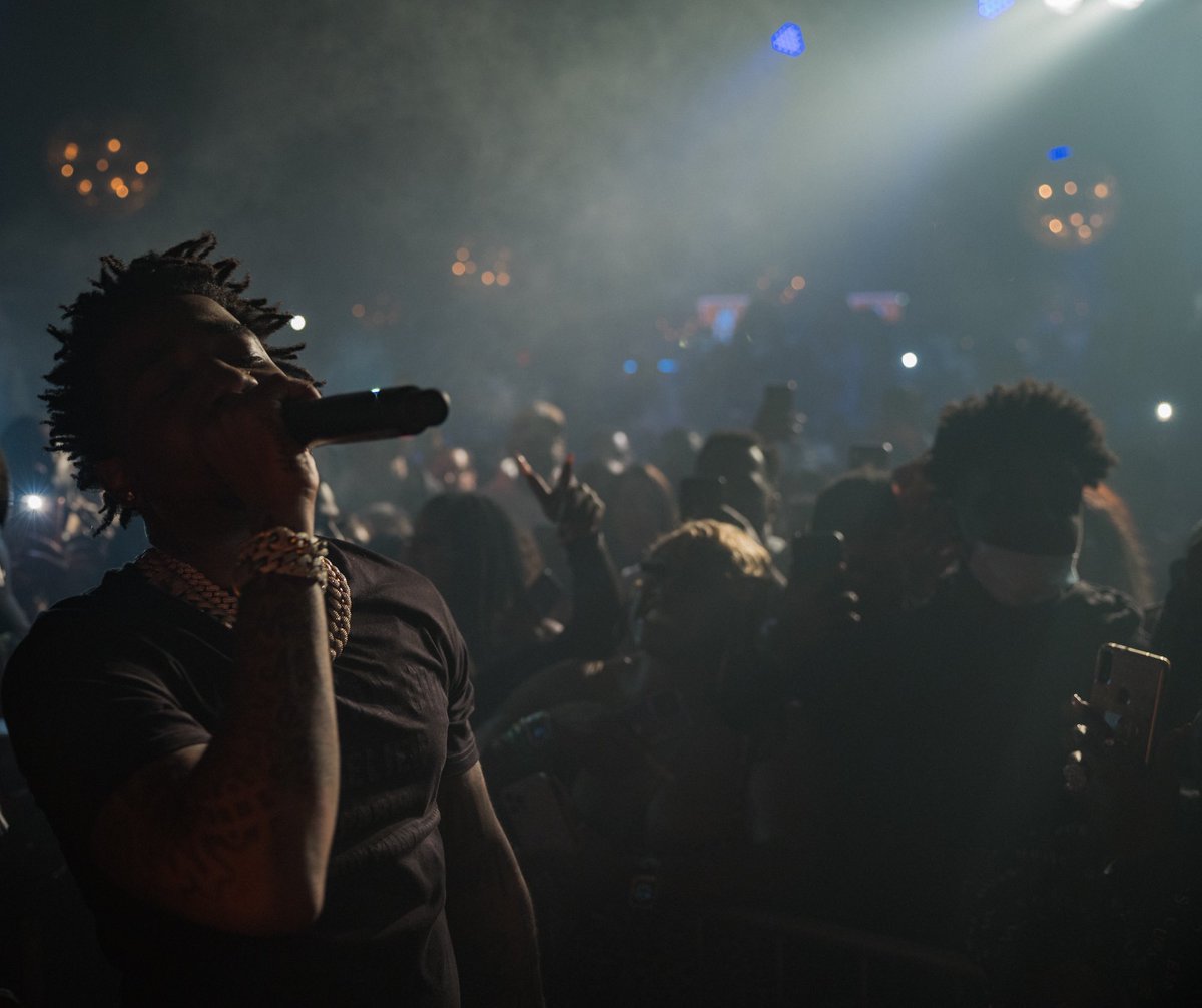 medflixszn's tweet photo. Made for it 🔥🤞🏾. @yfnlucci
•
•
📸: @hollywooodmed
•
•
#Shoot2Kill #raplivesmatter #yfnlucci #hiphopphotography #concertphotography #DSD1 #houston #grooves #houstonvisuals #bigshoota https://t.co/oPlzx0i7Ph