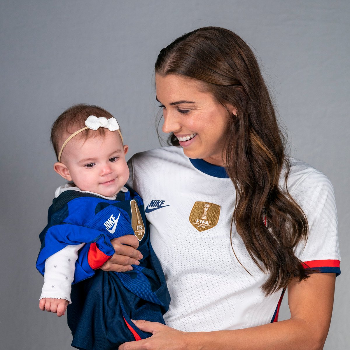 USWNT's tweet photo. Welcome back @alexmorgan13! 

Her first action for the red, white and blue in 509 days and her first USWNT cap since becoming a mom ❤️ https://t.co/hg9vEGI5Jj