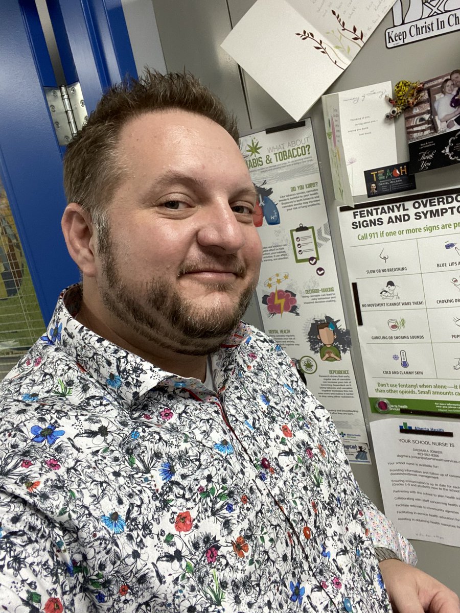 StMarys_MH's tweet photo. Principal Gale is chillin’ like a villain with his new look for #menshealthnetwork @MHDHFoundation #wearemhcbe https://t.co/heYF7WKa9R