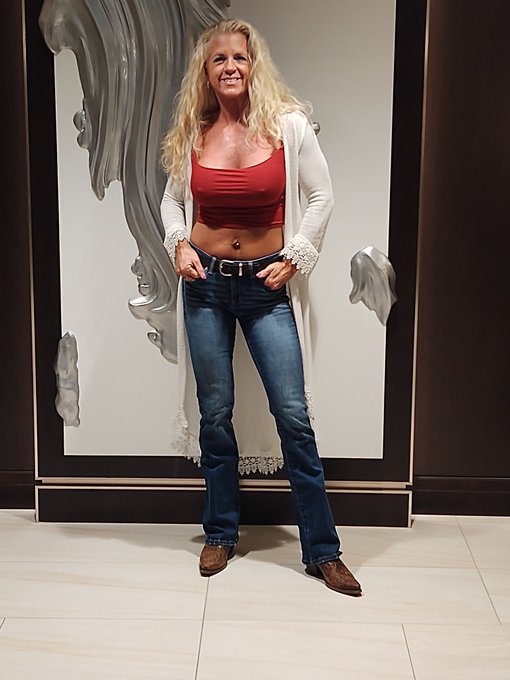Out shopping! https://t.co/jmet9inFT8  https://t.co/AontsSIhtQ  https://t.co/Wwscuk9DhI  https://t.co/lp6iZCZZun  https://t<a href="/tag/mvsales"class="tags"><span>#mvsales</span></a>