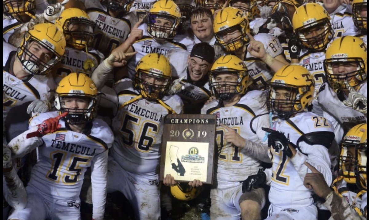 tvhsbearsfb's tweet photo. 1 year ago today!  #CIFChamps #RingSzn #TVBearRaid https://t.co/cgwtgSHf5R