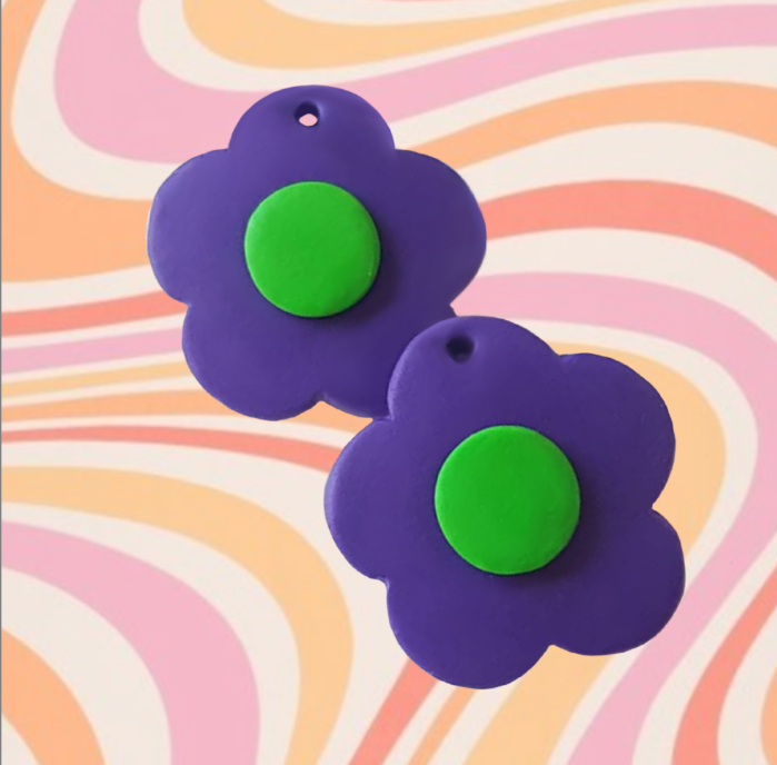 jasm_design's tweet photo. Dapne hoops for sale

https://t.co/T35h9MnxWI

#flowers #floral #clay #polymerclay #greenandpurple #flowerearrings #earrings #silverjewellery #70s #retro #vintage #aesthetic #scoobydoo #floral #art #handmade #gifts #giftideas https://t.co/vLj8UcyTaz